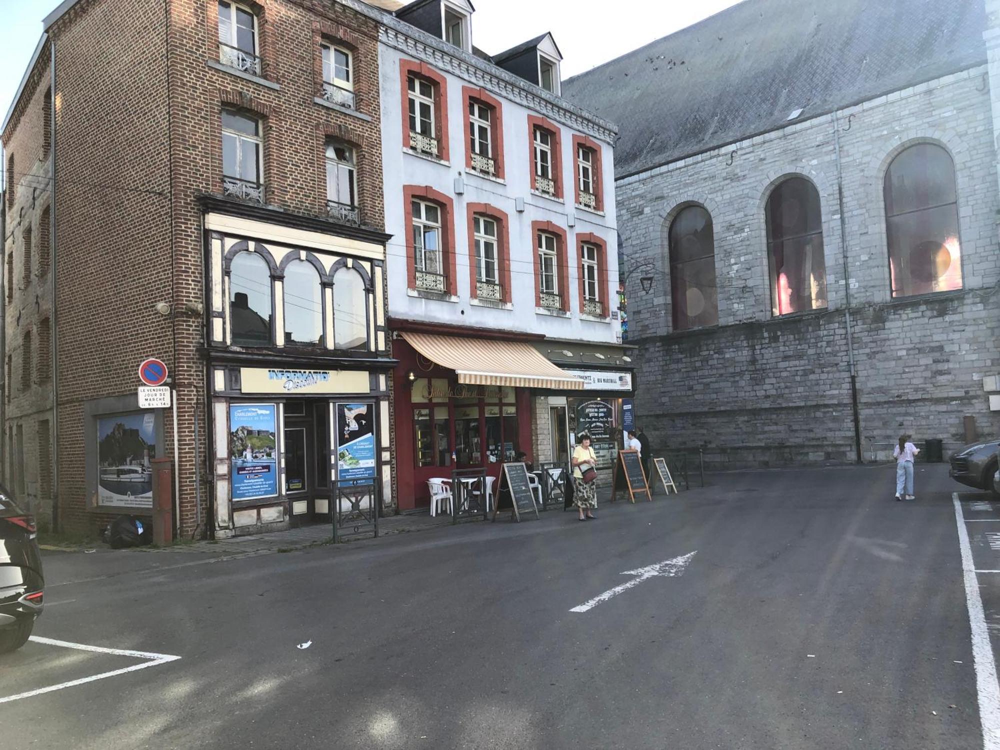 Le Repos De La Meuse Lägenhet Givet Exteriör bild